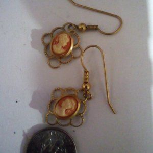 Vintage Cameo 9k drop Earrings